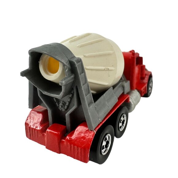 Hot Wheels 1979 Peterbilt Cement Truck - Picture 3 of 6